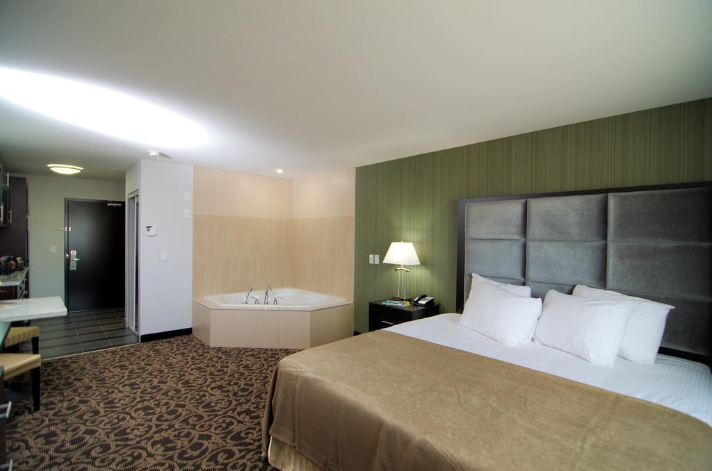 Paradise Inn And Suites Redwater Exteriör bild