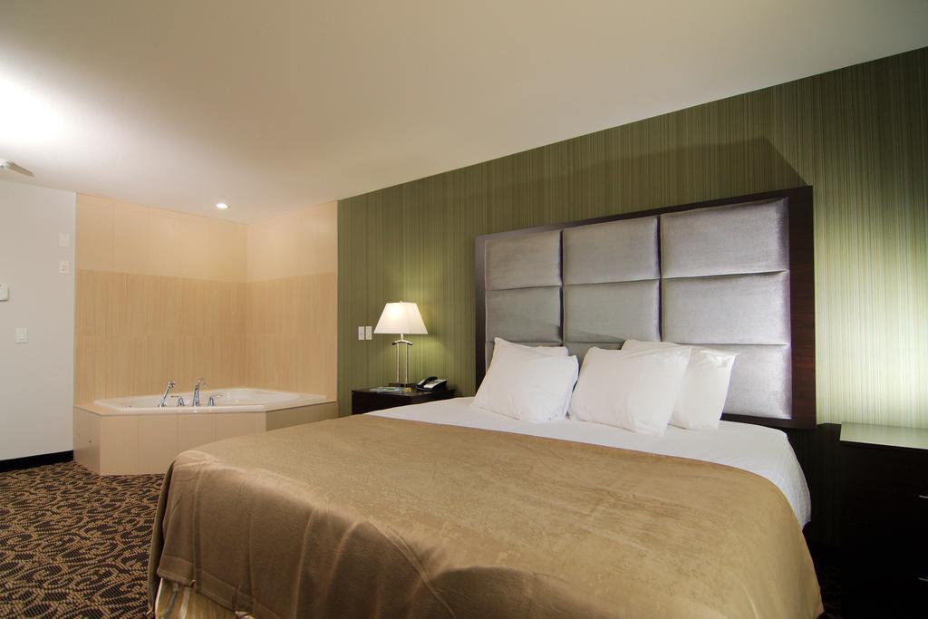 Paradise Inn And Suites Redwater Exteriör bild