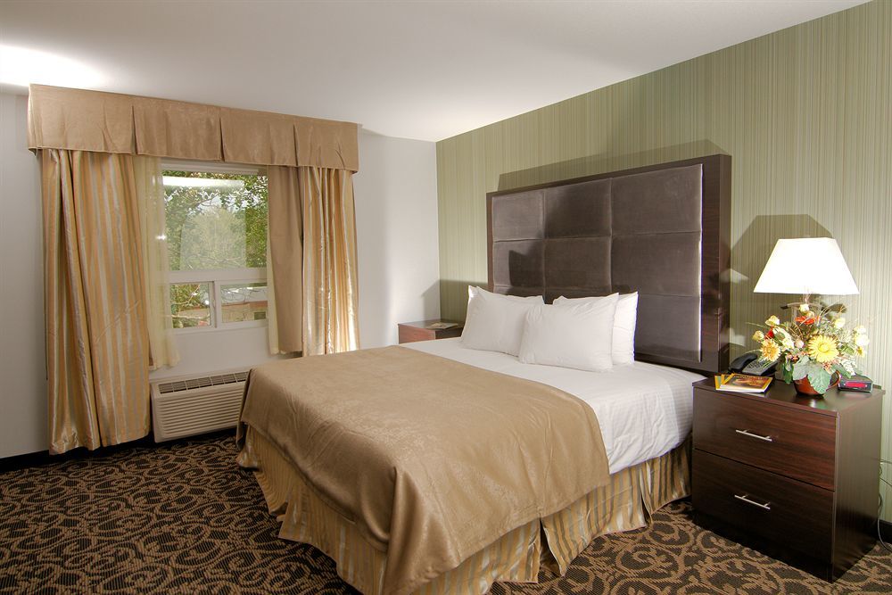 Paradise Inn And Suites Redwater Exteriör bild