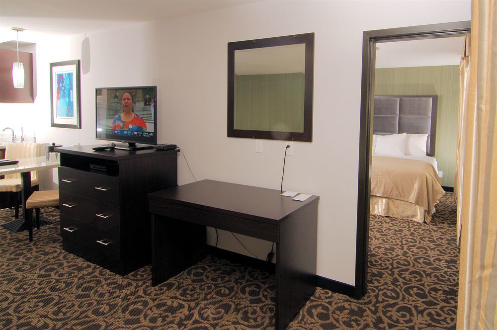 Paradise Inn And Suites Redwater Exteriör bild